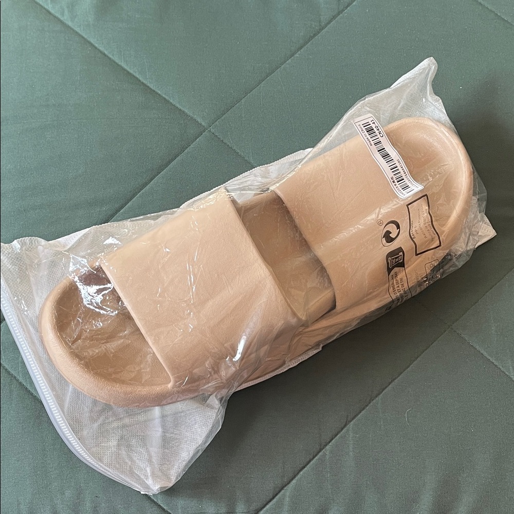 SHEIN Cream Women's Slippers